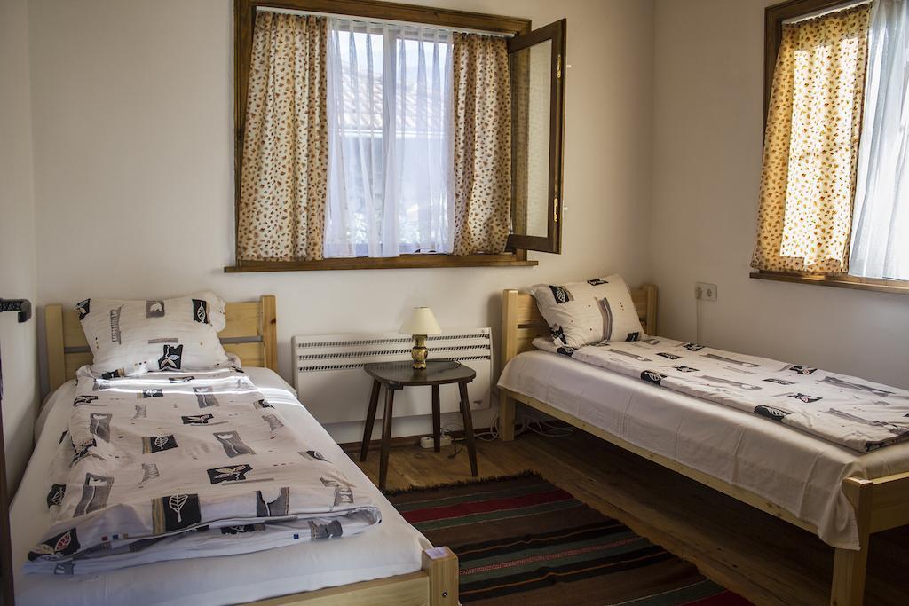 Necho Guest House Априлци Стая снимка